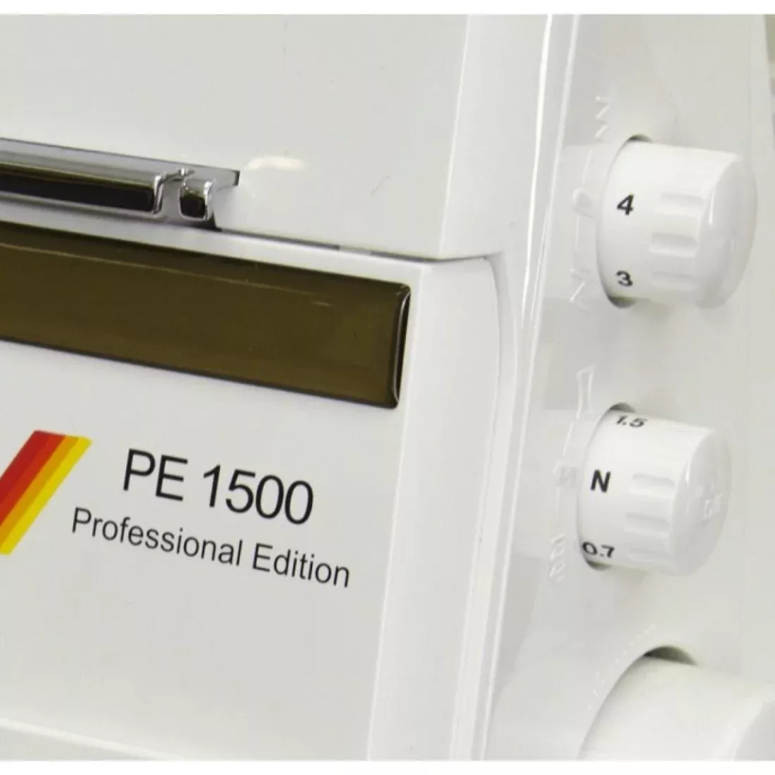 Juki PE 1500 N — регуляторы на корпусе