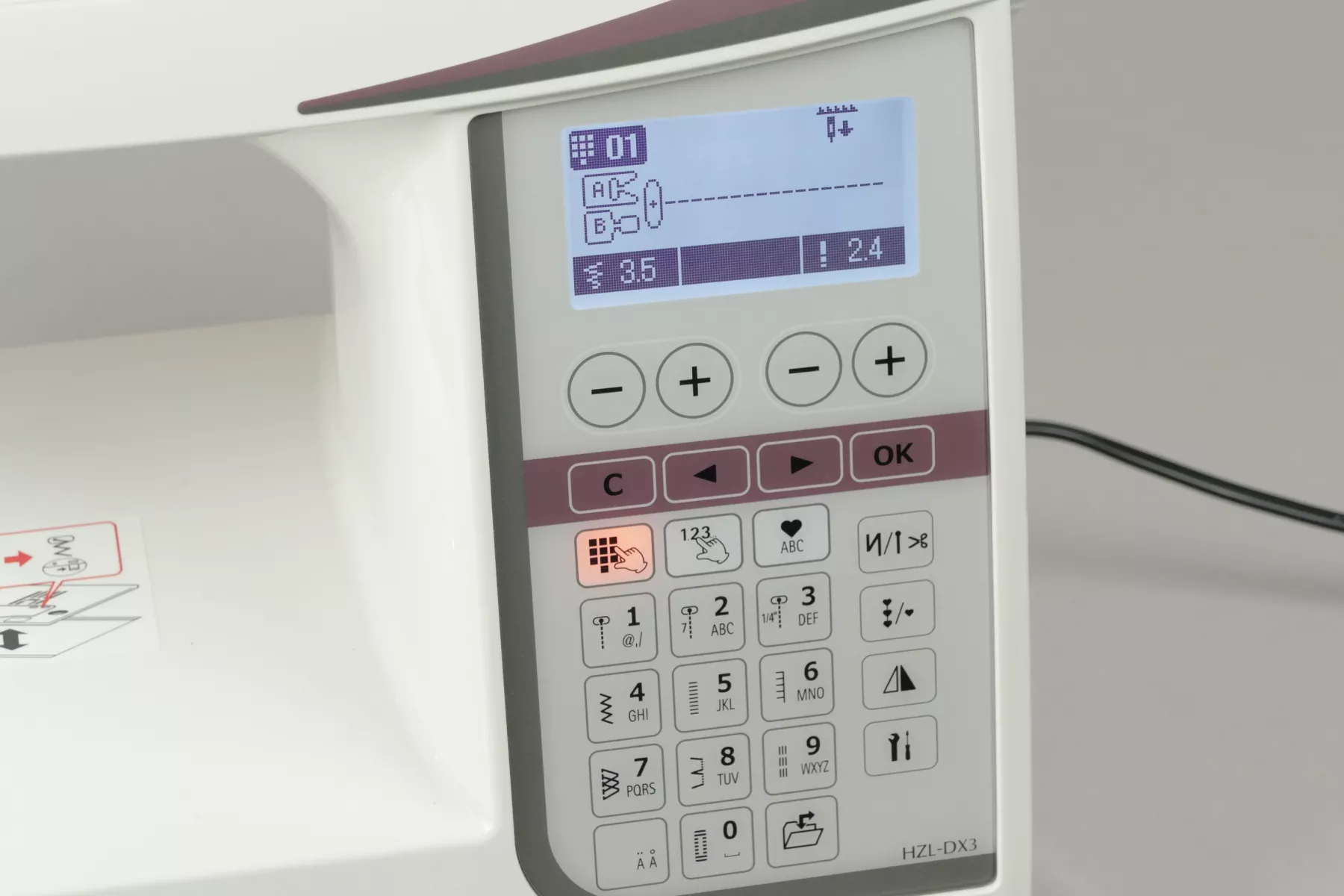 Juki HZL-DX3 — дисплей и сенсорные кнопки
