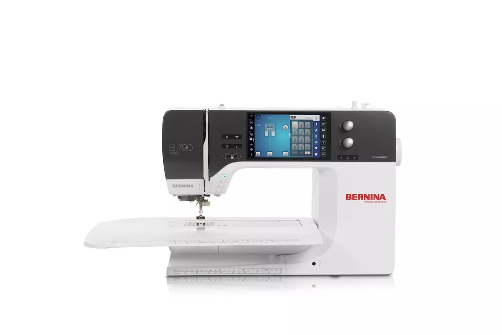 BERNINA 790 PRO с приставным столиком