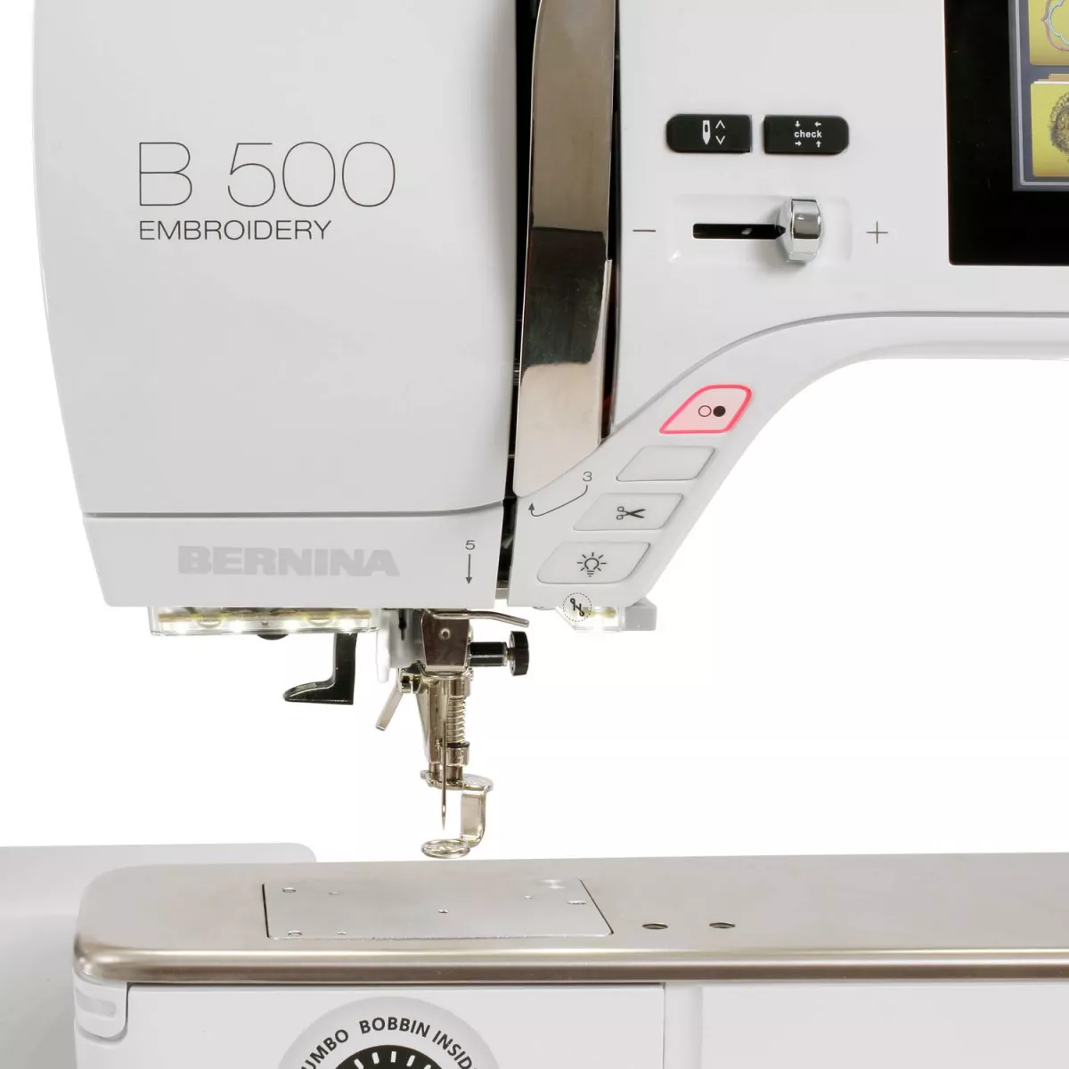 BERNINA 500 — вышивальная лапка и зона иглы