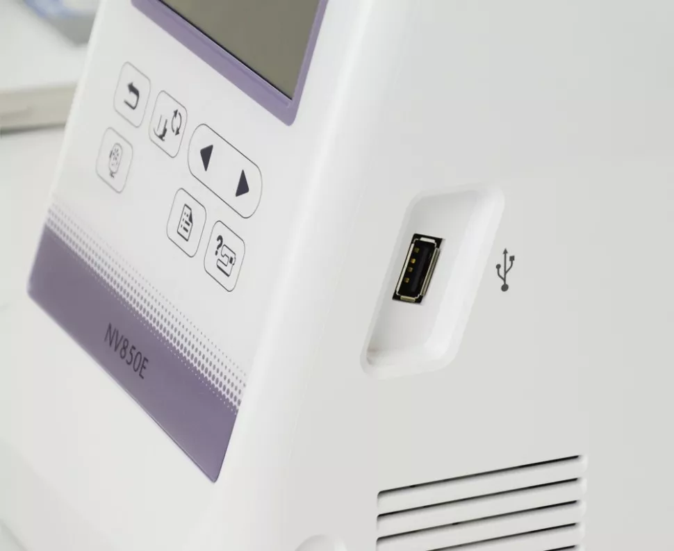 Brother NV850E — USB-порт