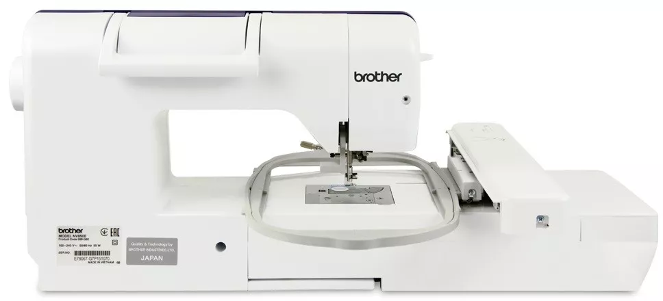 Brother NV850E — вид с пяльцами