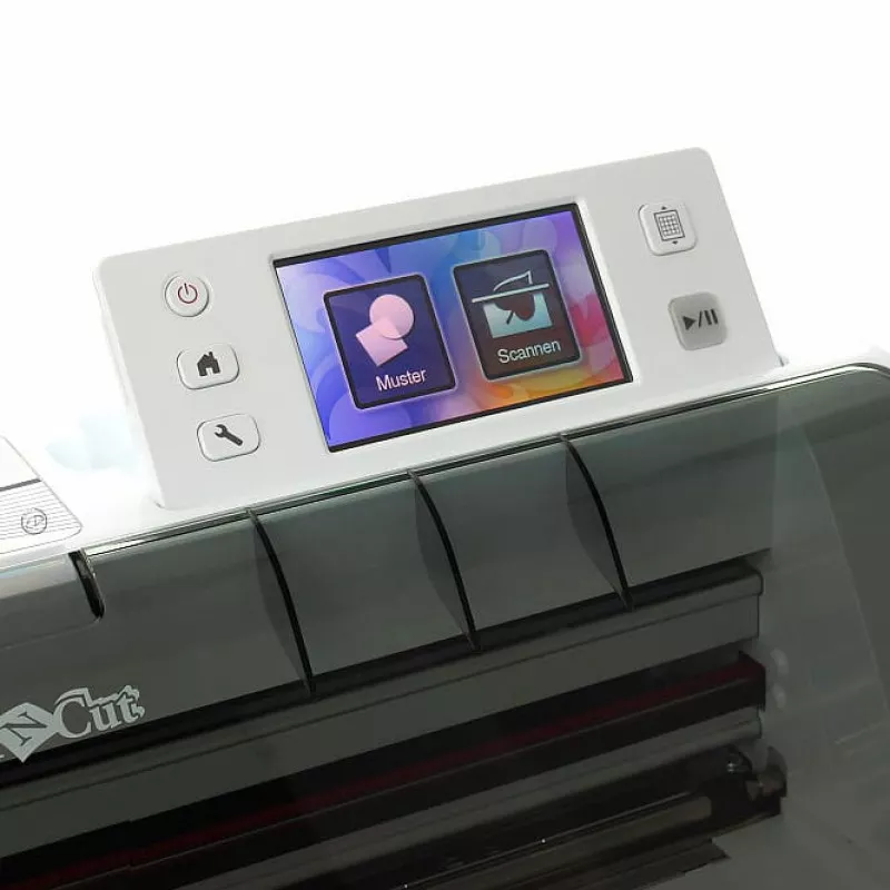 Brother CM 300 ScanNCut — цветной сенсорный экран