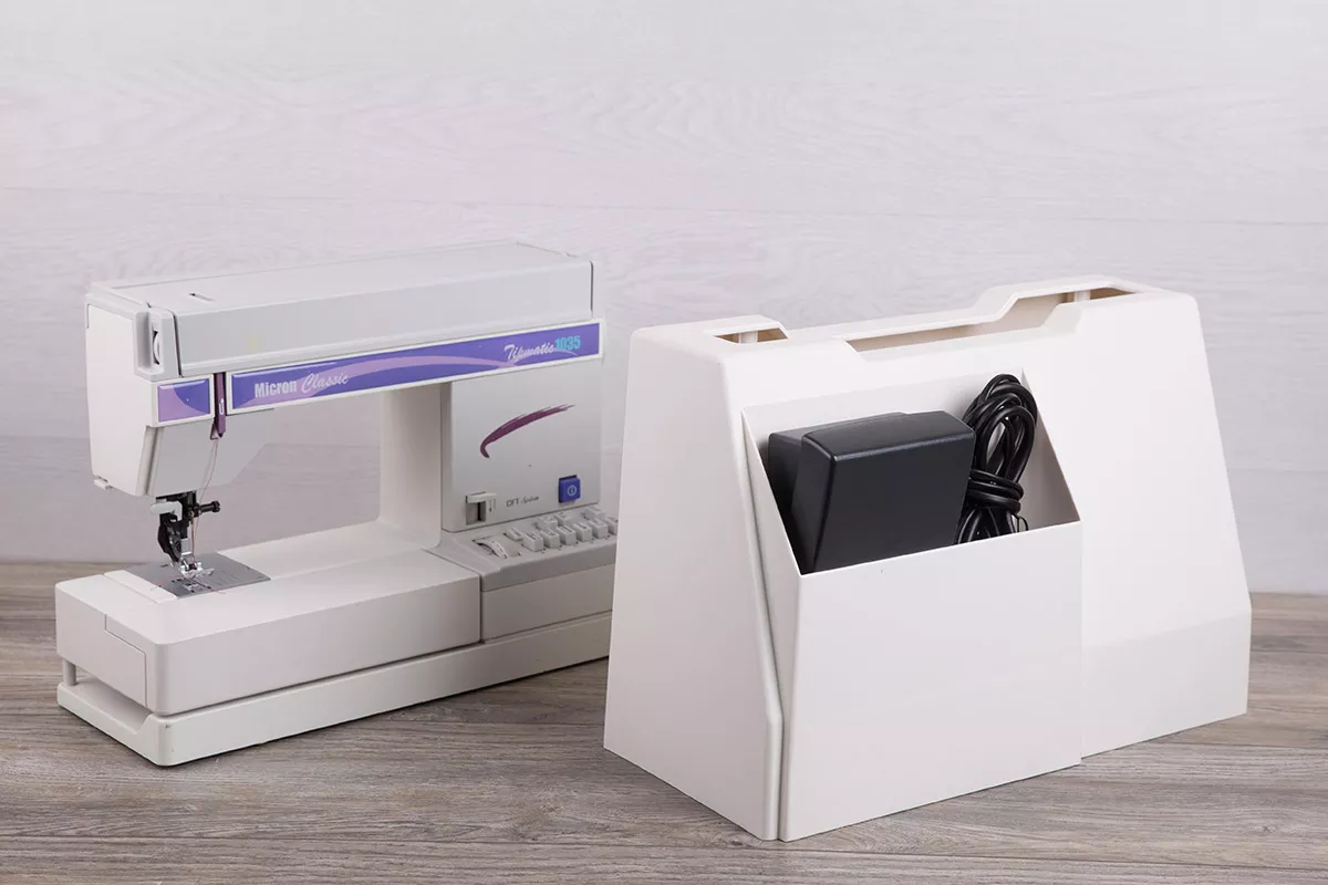 Micron Classic 1035 рядом с жёстким чехлом