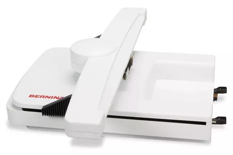 Bernina 790 PLUS — вышивальный модуль L