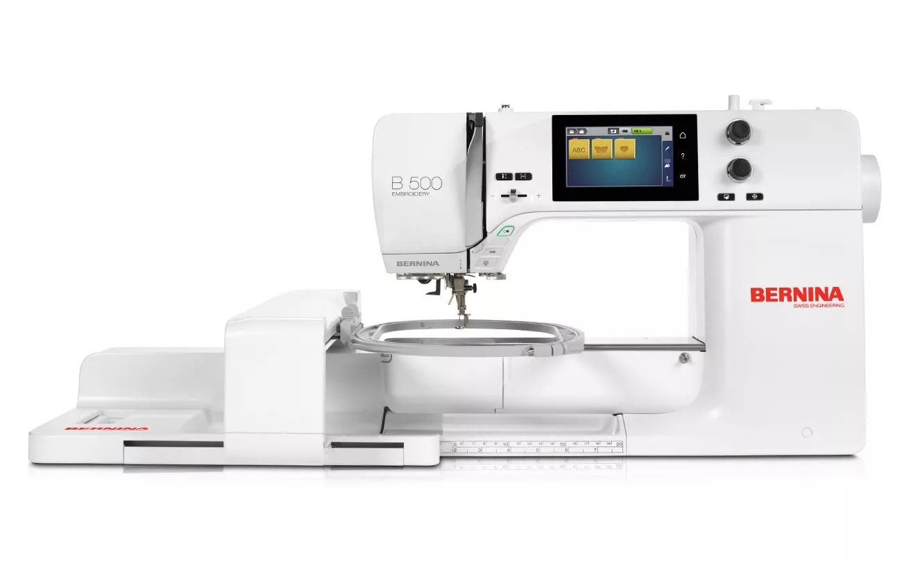 Вышивальный модуль Bernina M на машине Bernina — вид сбоку
