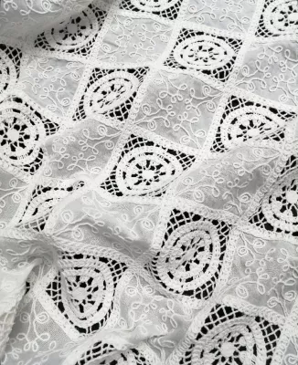 Вязаное шитье на батисте, ткань для шитья, ширина 140 см, 1 м